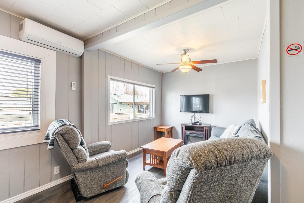 Bayside Cottage Rentals Port Rowan Екстериор снимка