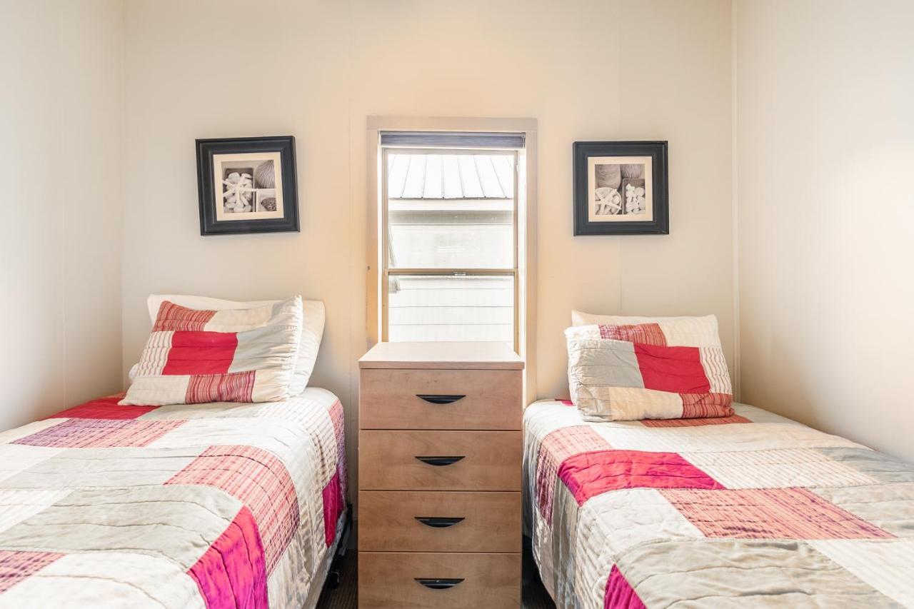 Bayside Cottage Rentals Port Rowan Екстериор снимка