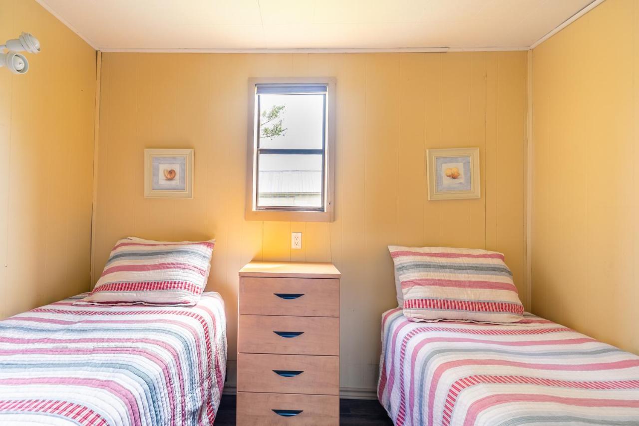 Bayside Cottage Rentals Port Rowan Екстериор снимка