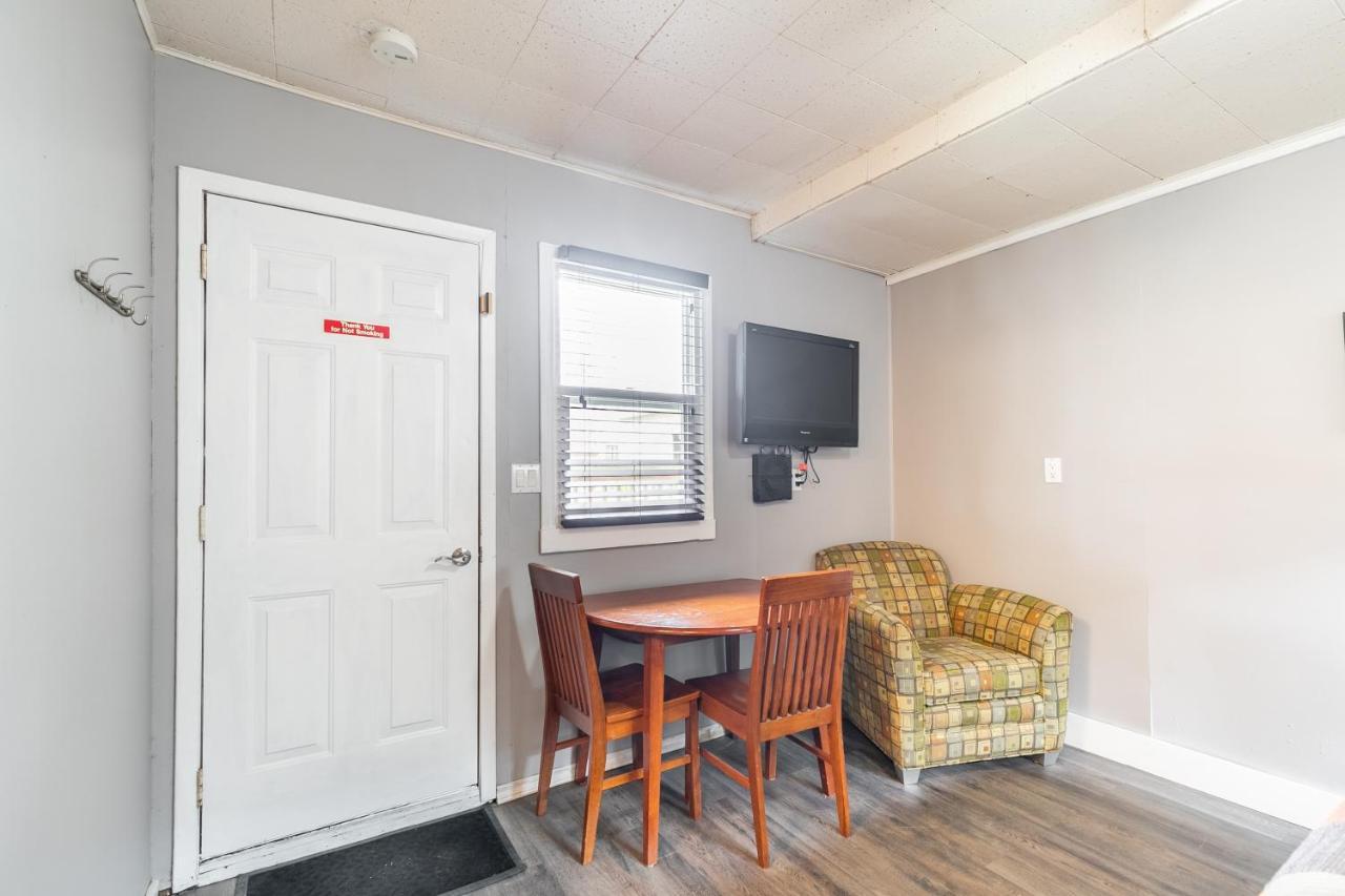 Bayside Cottage Rentals Port Rowan Екстериор снимка