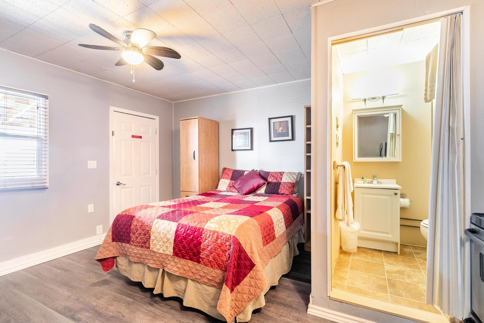 Bayside Cottage Rentals Port Rowan Екстериор снимка