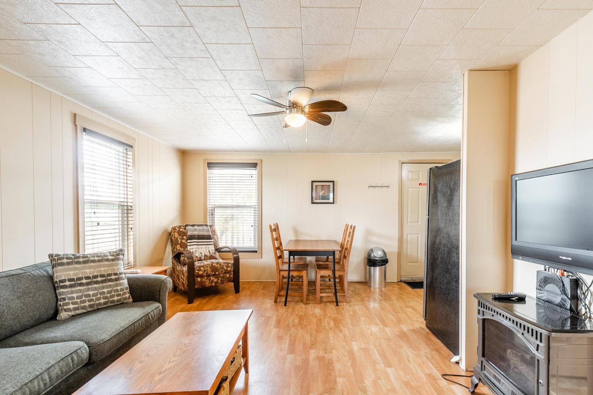 Bayside Cottage Rentals Port Rowan Екстериор снимка